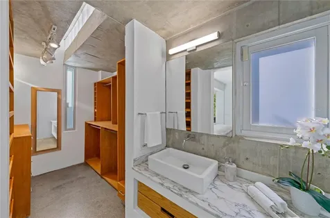 2164 Teniente Lavergne Street San Juan PR 00913