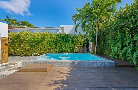 2164 Teniente Lavergne Street San Juan PR 00913