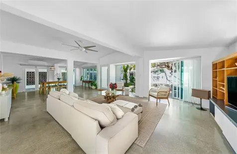 2164 Teniente Lavergne Street San Juan PR 00913
