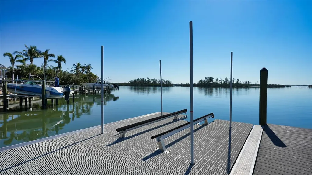 684 Freeling Drive Sarasota FL 34242