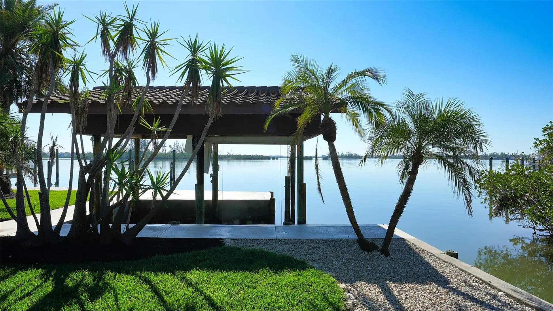 684 Freeling Drive Sarasota FL 34242