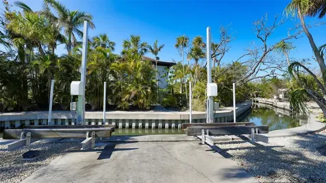 684 Freeling Drive Sarasota FL 34242