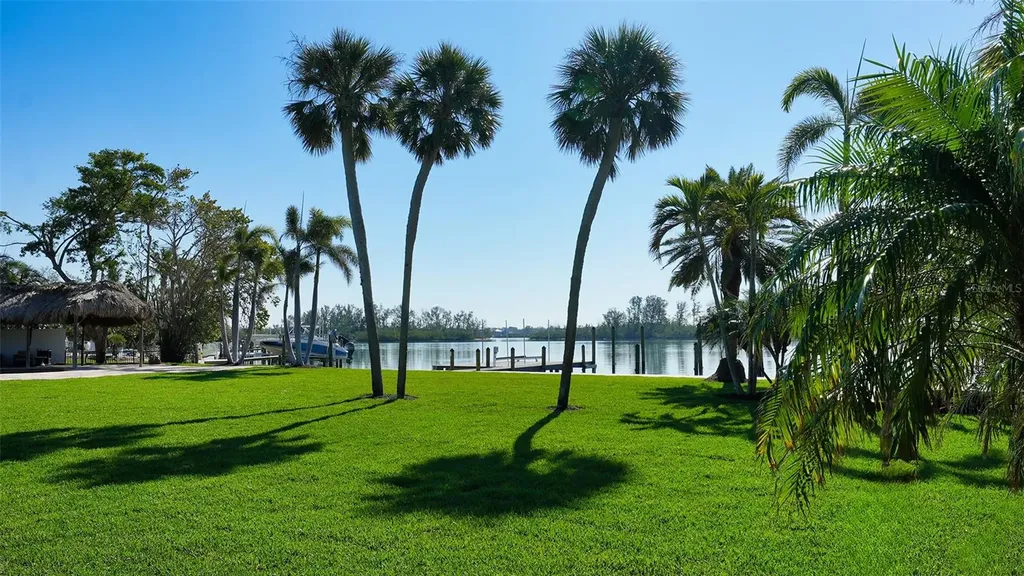 684 Freeling Drive Sarasota FL 34242