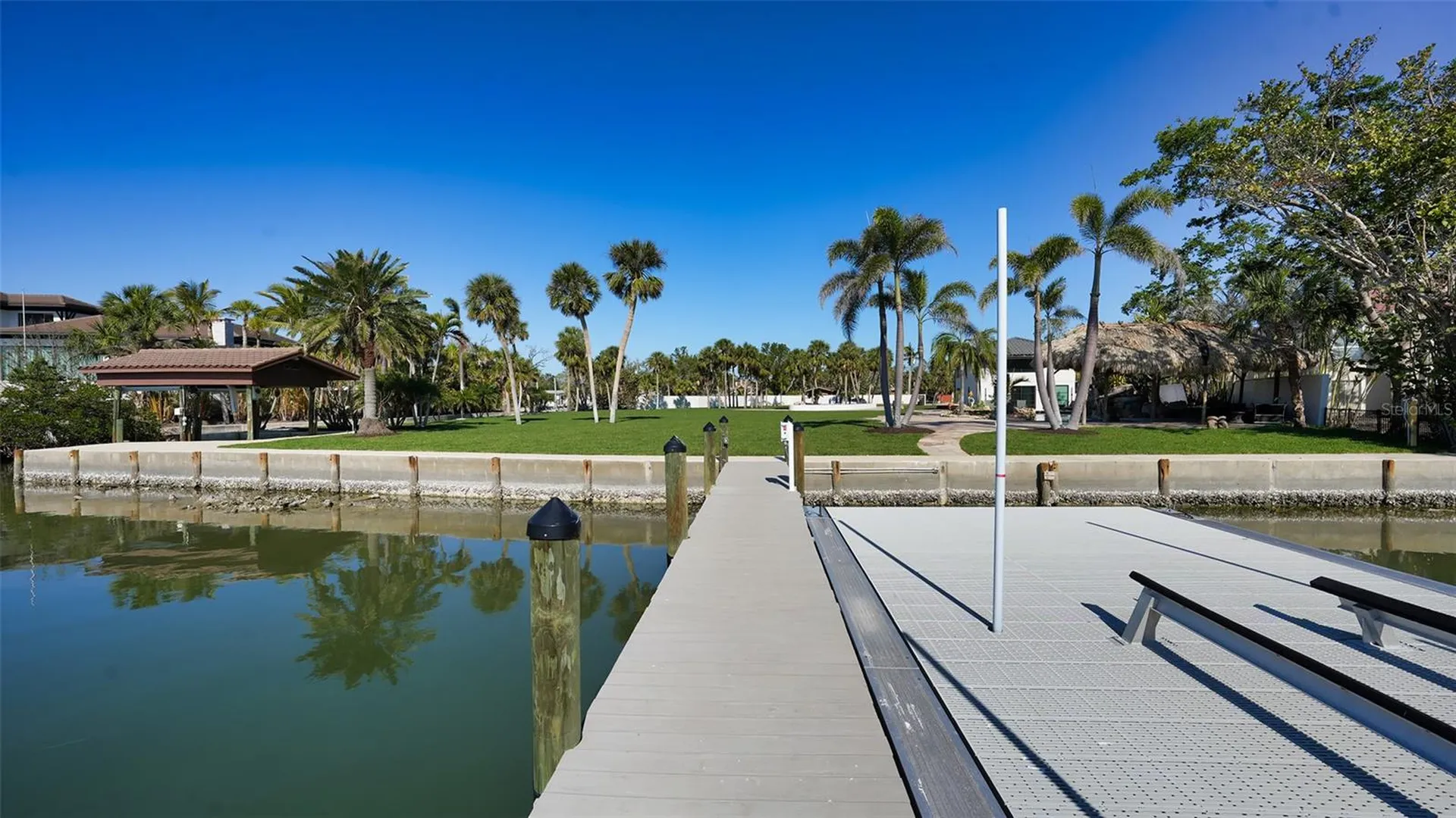 684 Freeling Drive Sarasota FL 34242