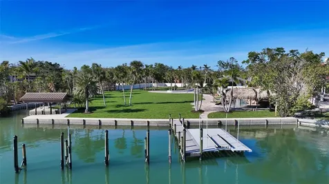 684 Freeling Drive Sarasota FL 34242