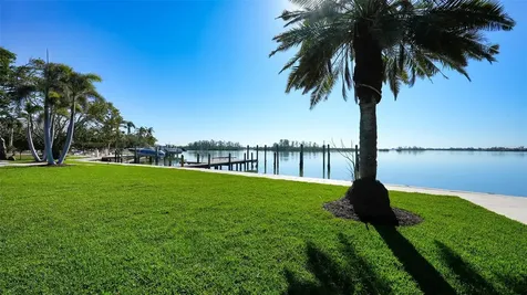 684 Freeling Drive Sarasota FL 34242