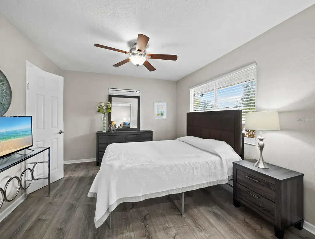 2417 Parson Lane Sarasota FL 34239