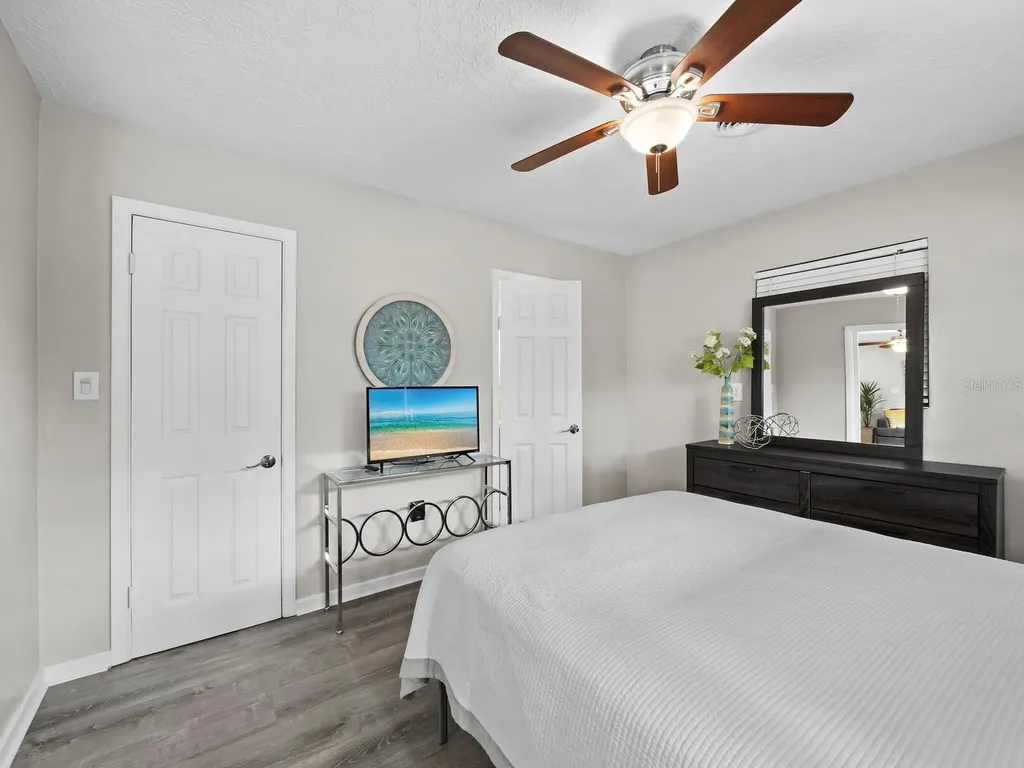 2417 Parson Lane Sarasota FL 34239