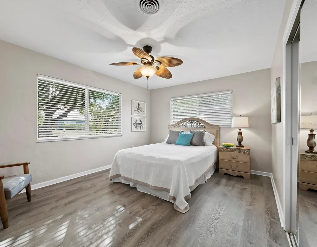 2417 Parson Lane Sarasota FL 34239