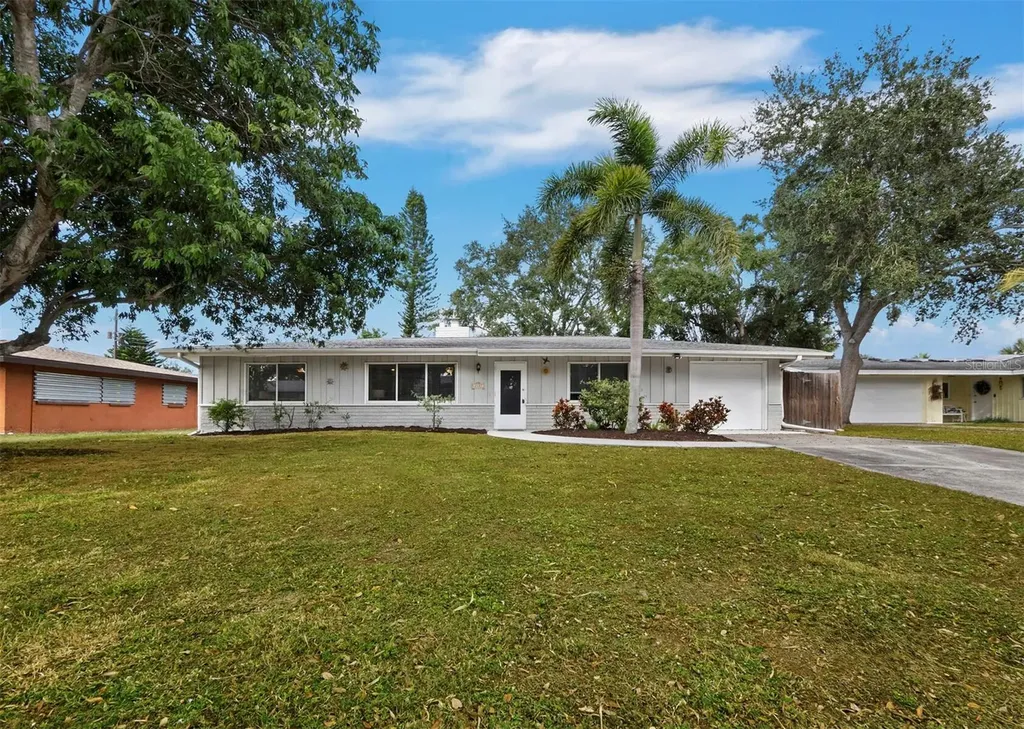 2417 Parson Lane Sarasota FL 34239