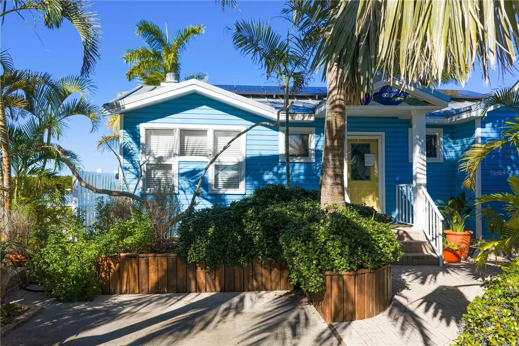 636 182nd Avenue E Redington Shores FL 33708