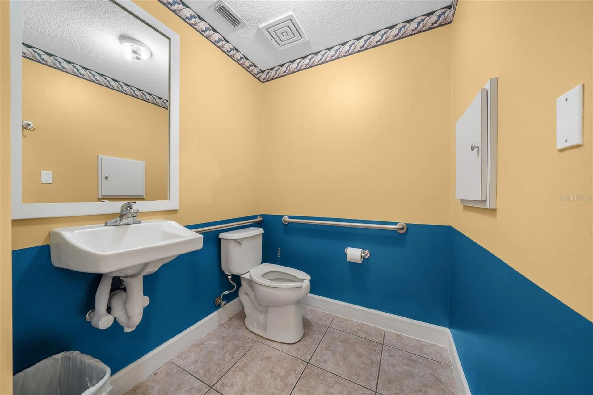 5925 SE Abshier Boulevard Belleview FL 34420