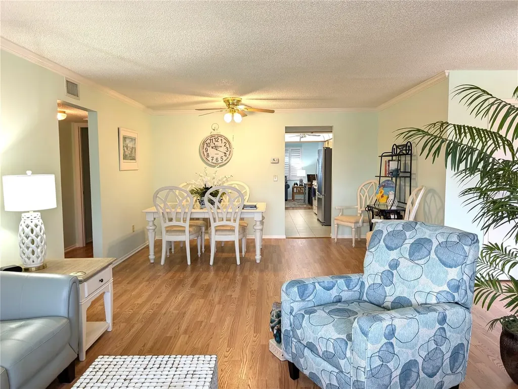 8198 Terrace Garden Drive N St Petersburg FL 33709