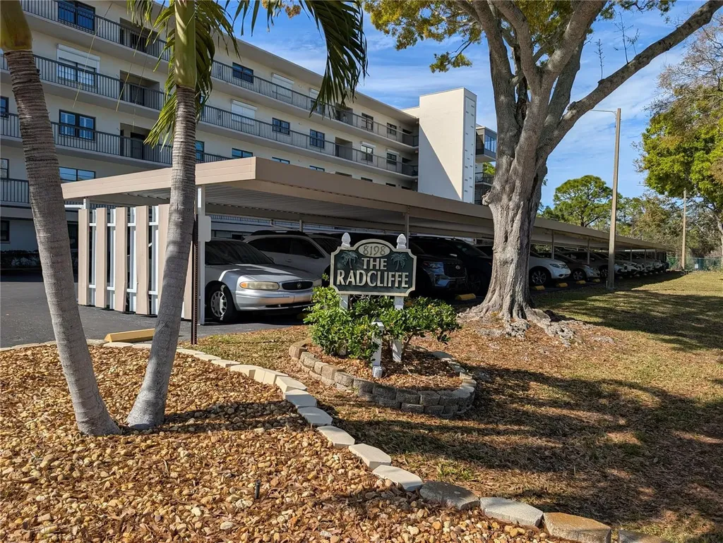 8198 Terrace Garden Drive N St Petersburg FL 33709