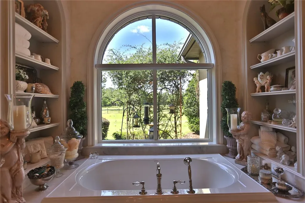 15305 NW Highway 320 Micanopy FL 32667