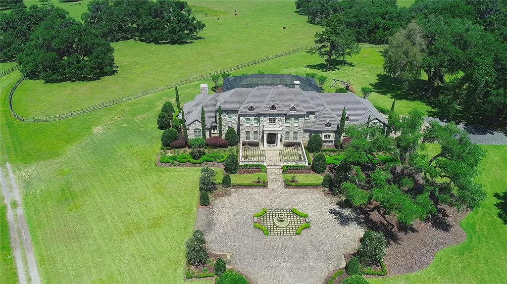 15305 NW Highway 320 Micanopy FL 32667