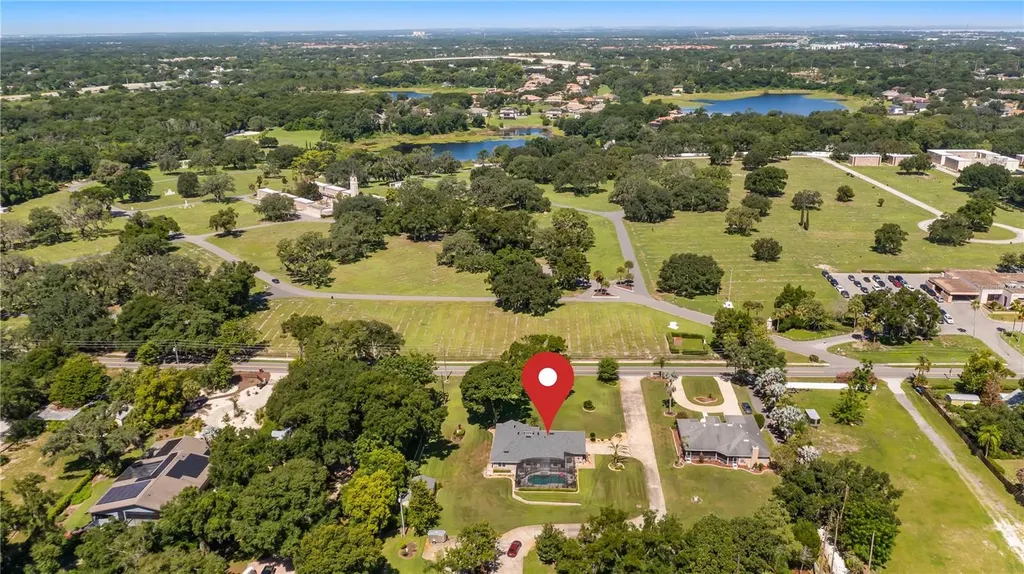 537 Woodlawn Cemetery Road Gotha FL 34734