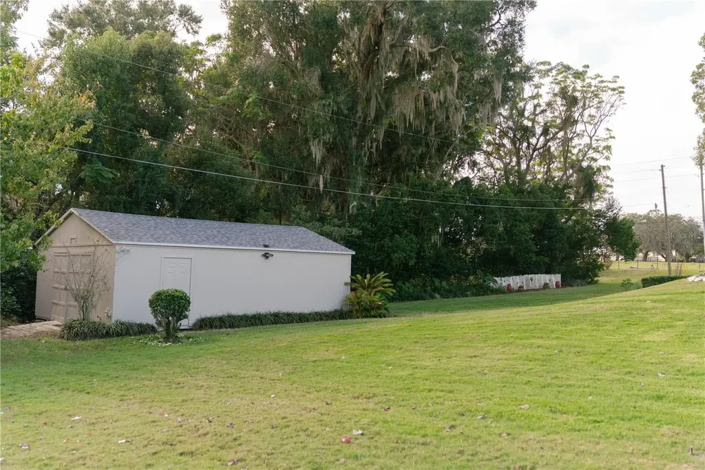 537 Woodlawn Cemetery Road Gotha FL 34734