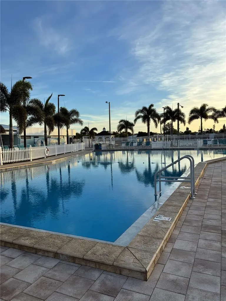 4981 Pebble Beach Avenue Sarasota FL 34234