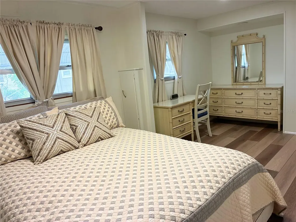 4981 Pebble Beach Avenue Sarasota FL 34234