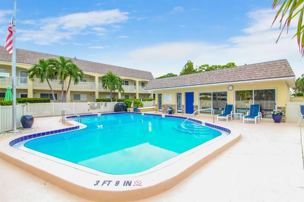 1400 Tarpon Center Drive Venice FL 34285