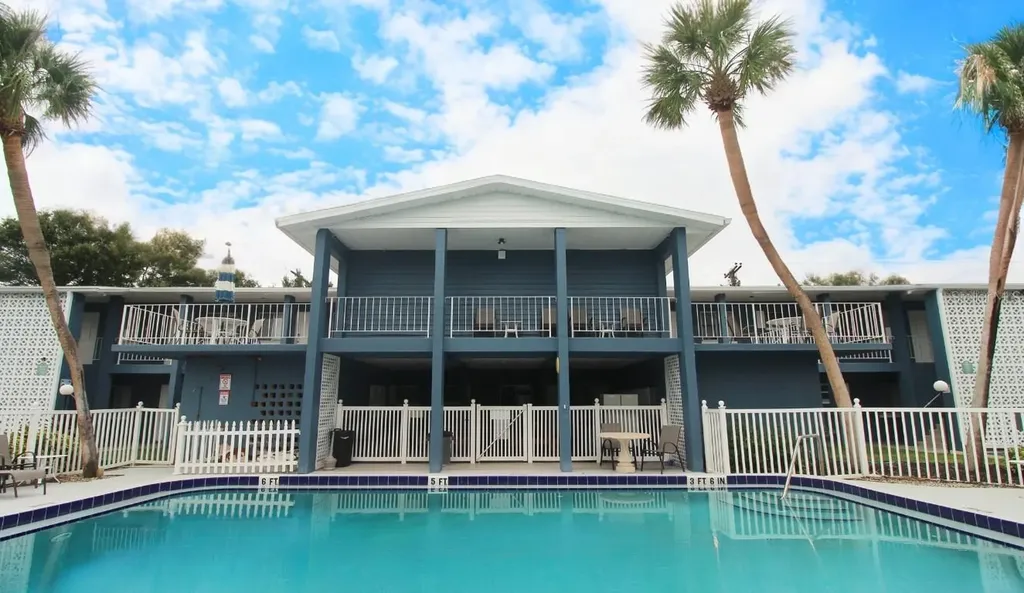 3001 Bee Ridge Road Sarasota FL 34239