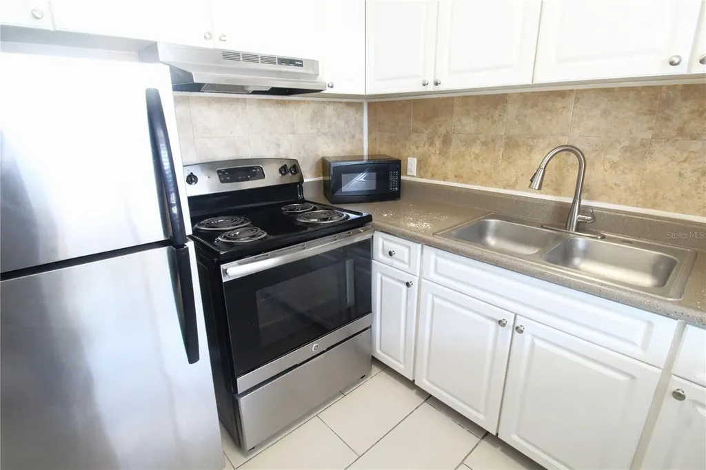 3001 Bee Ridge Road Sarasota FL 34239