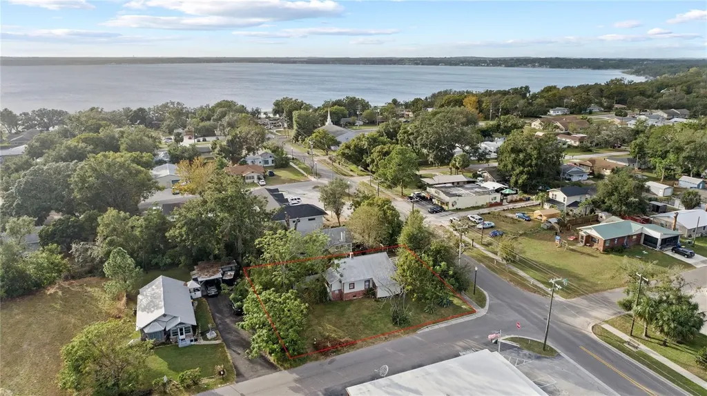 201 W Washington Street Minneola FL 34715