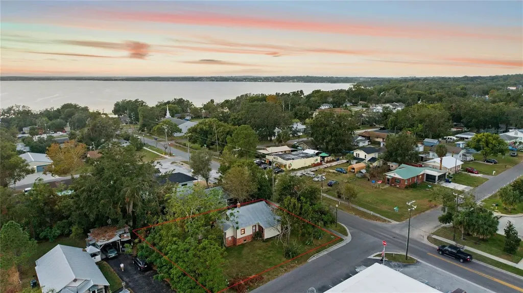 201 W Washington Street Minneola FL 34715