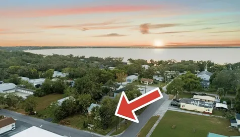 201 W Washington Street Minneola FL 34715
