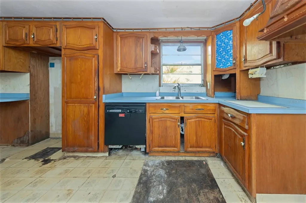 8858 67th Way N Pinellas Park FL 33782