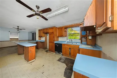 8858 67th Way N Pinellas Park FL 33782