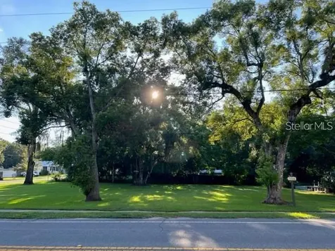 104 N Lakeview Drive Lake Helen FL 32744