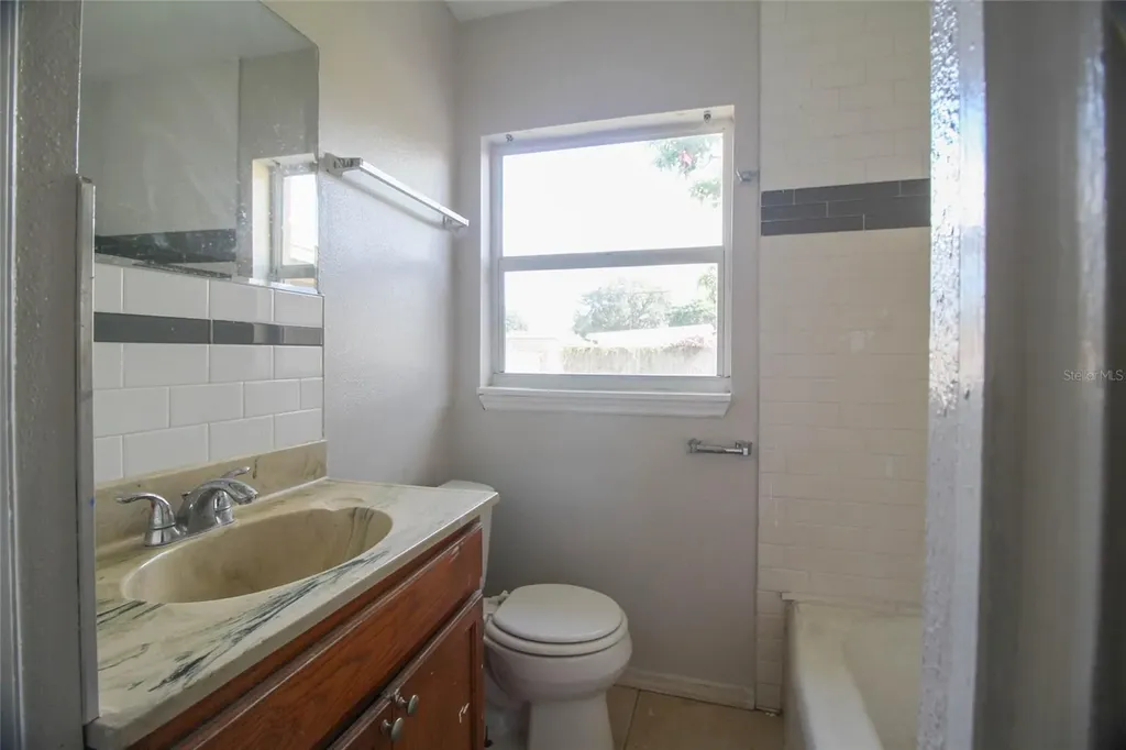 15 N Oxalis Drive Orlando FL 32807