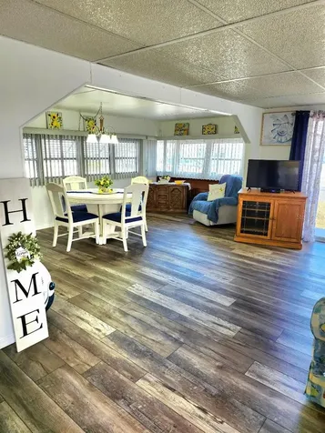 1912 Iowa Avenue Bradenton FL 34207