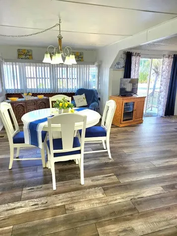 1912 Iowa Avenue Bradenton FL 34207