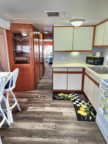 1912 Iowa Avenue Bradenton FL 34207