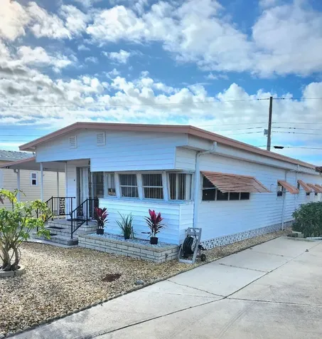 1912 Iowa Avenue Bradenton FL 34207