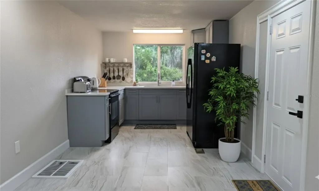 9761 Lake Drive Weeki Wachee FL 34613