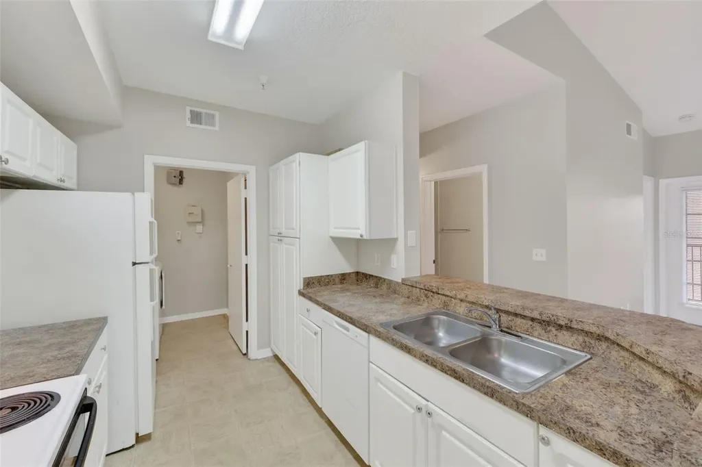 5572 Metrowest Boulevard Orlando FL 32811