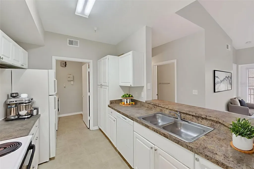 5572 Metrowest Boulevard Orlando FL 32811