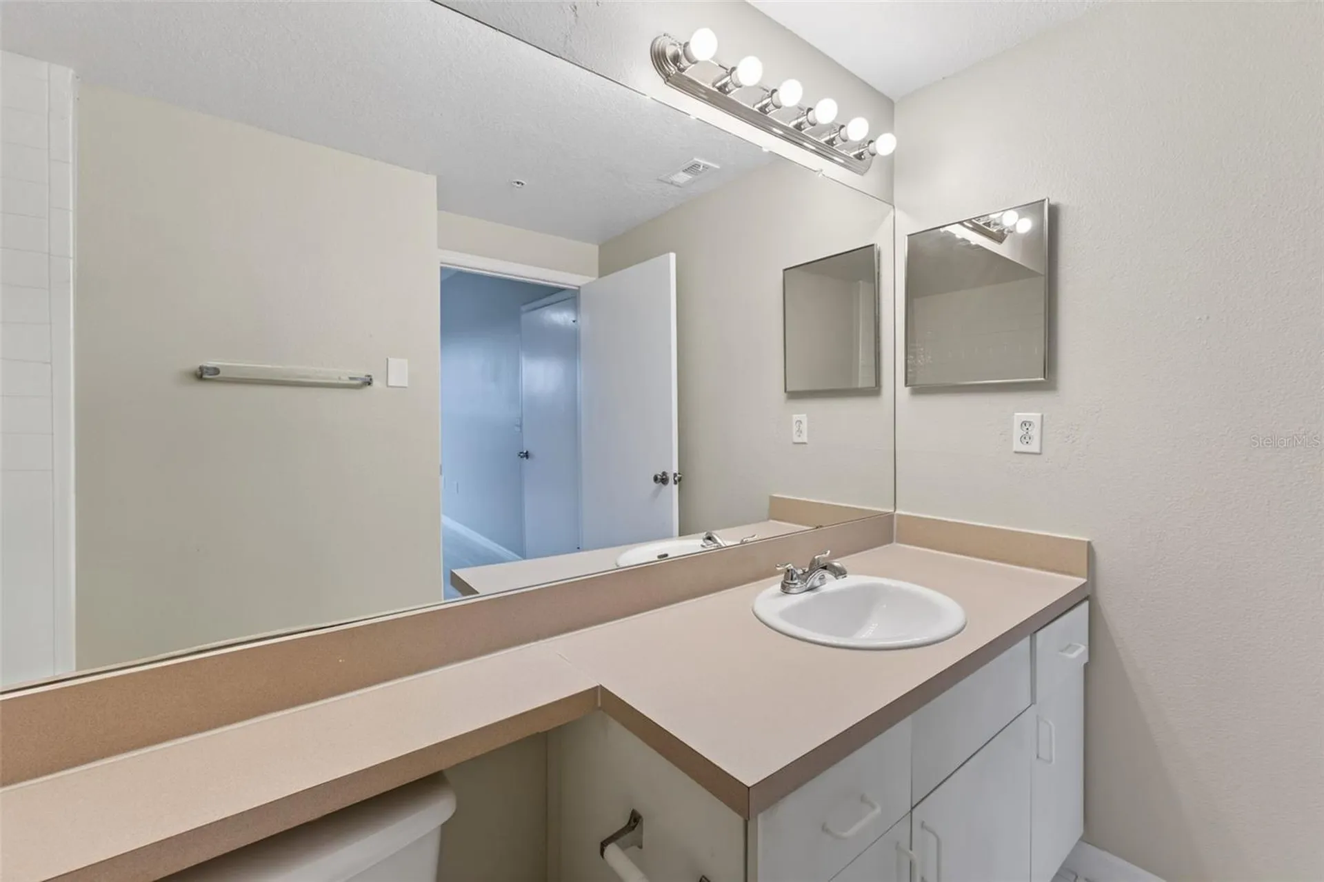 5572 Metrowest Boulevard Orlando FL 32811