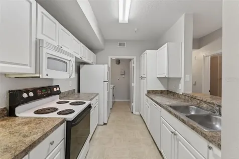 5572 Metrowest Boulevard Orlando FL 32811