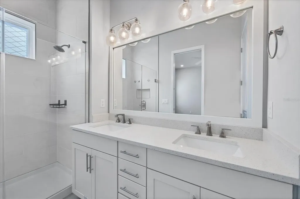 2340 Lindstrom Street Sarasota FL 34237