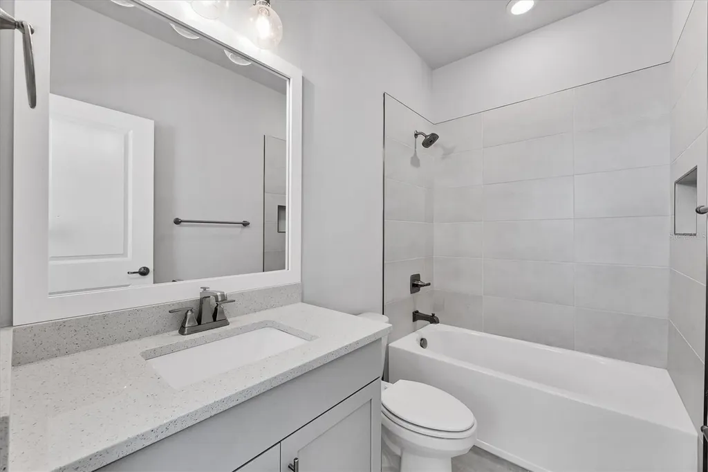 2340 Lindstrom Street Sarasota FL 34237