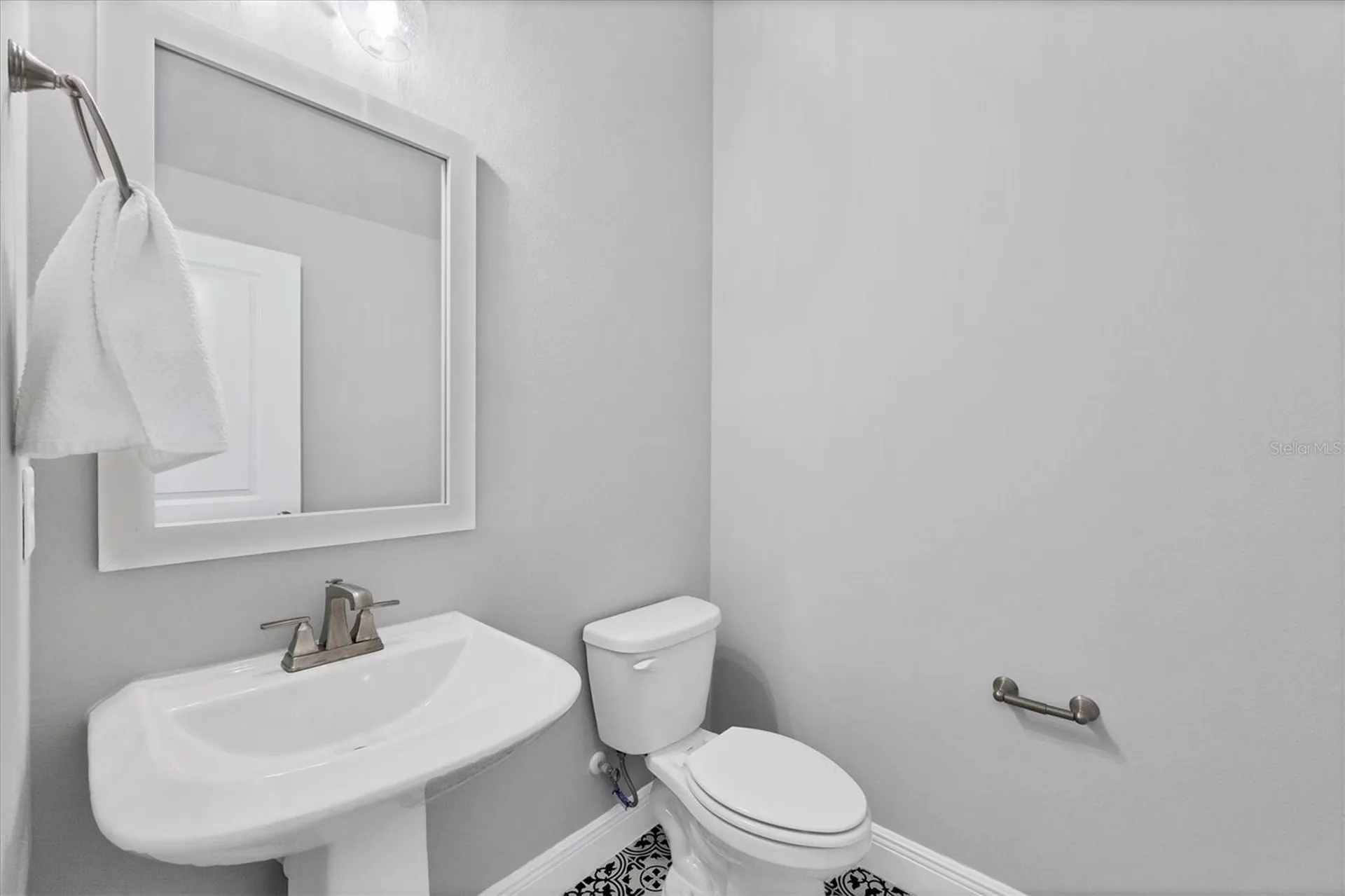2340 Lindstrom Street Sarasota FL 34237