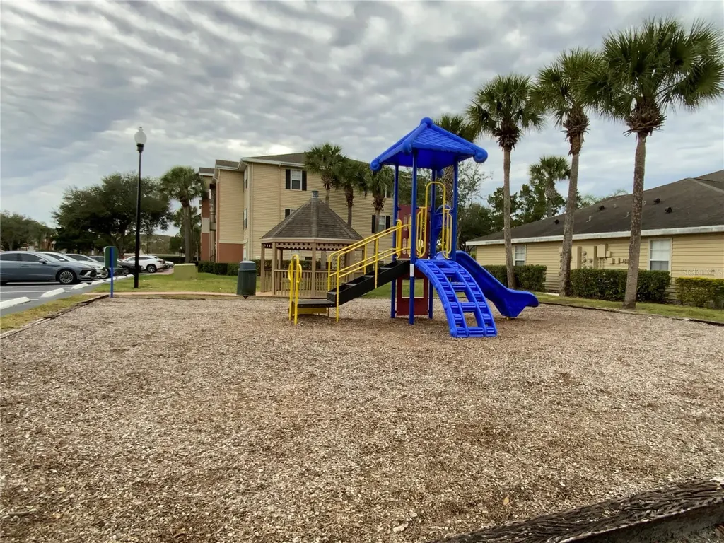 1999 Summer Club Drive Oviedo FL 32765