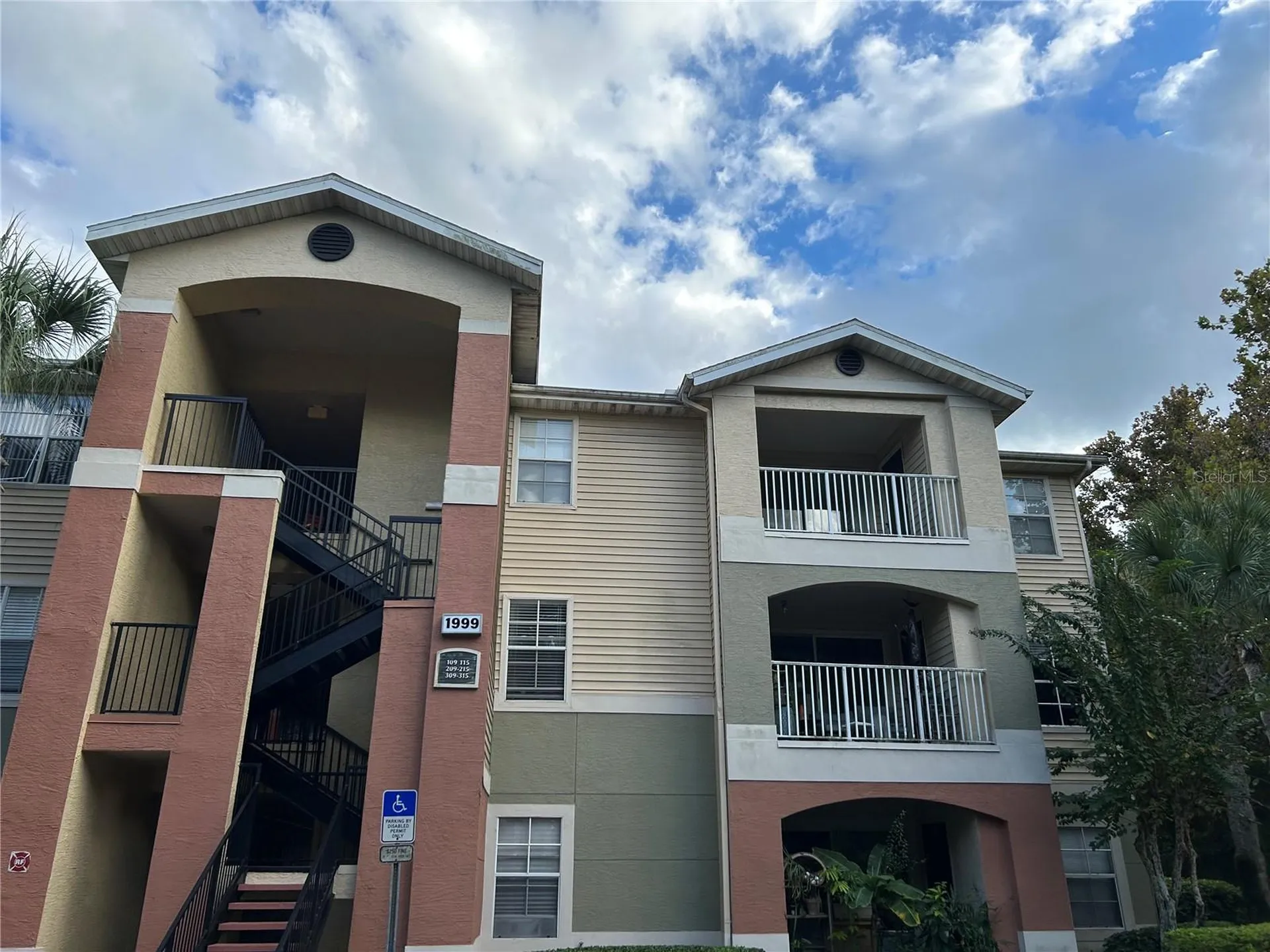 1999 Summer Club Drive Oviedo FL 32765