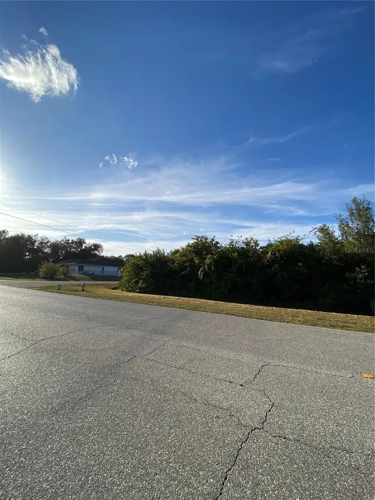 Lot 19 Embassy Road North Port FL 34291