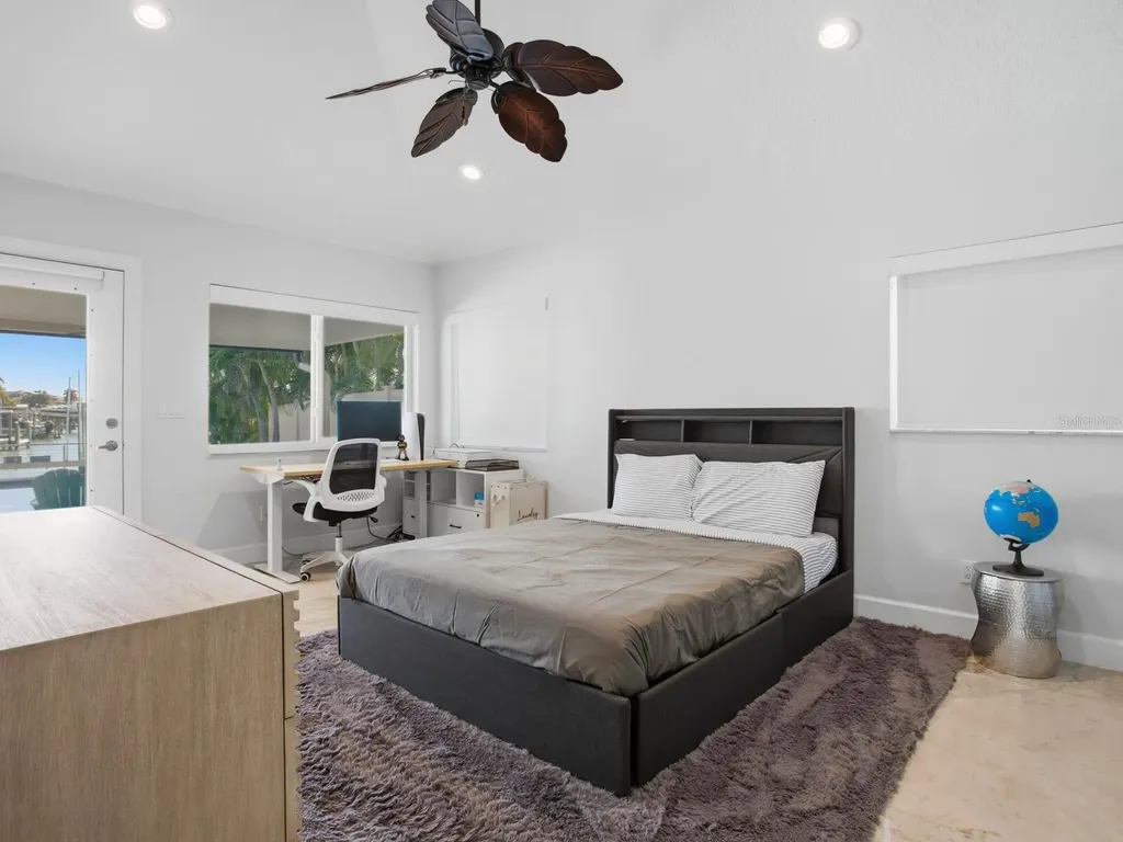 1028 79th Street S St Petersburg FL 33707